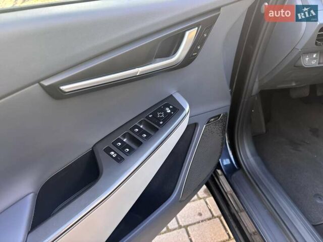 Кіа EV6 2023 у Івано-Франківську на Automoto.ua Синій Кіа EV6, об'ємом двигуна 0 л та пробігом 37 тис. км за 26300 $, фото 12 на Automoto.ua