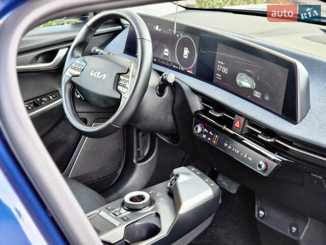 Синий Киа EV6, объемом двигателя 0 л и пробегом 243 тыс. км за 20700 $, фото 17 на Automoto.ua
