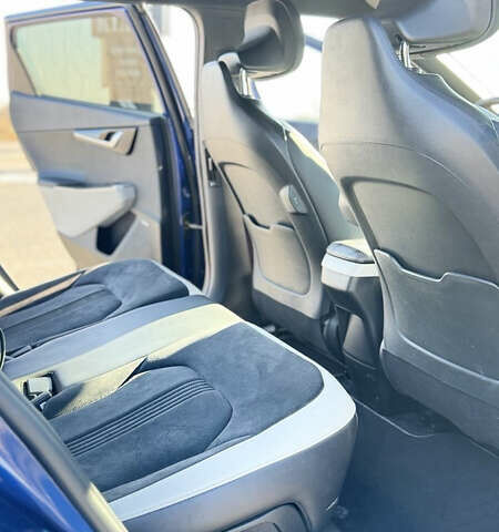 Синий Киа EV6, объемом двигателя 0 л и пробегом 39 тыс. км за 32000 $, фото 4 на Automoto.ua