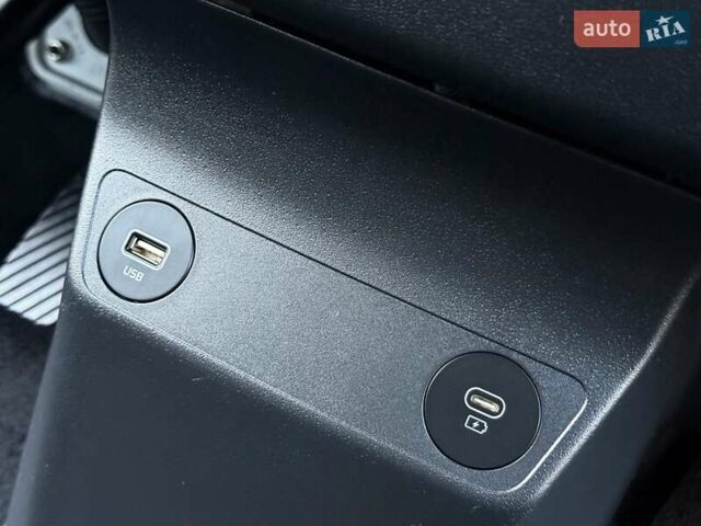 Синій Кіа EV6, об'ємом двигуна 0 л та пробігом 100 тис. км за 22700 $, фото 95 на Automoto.ua