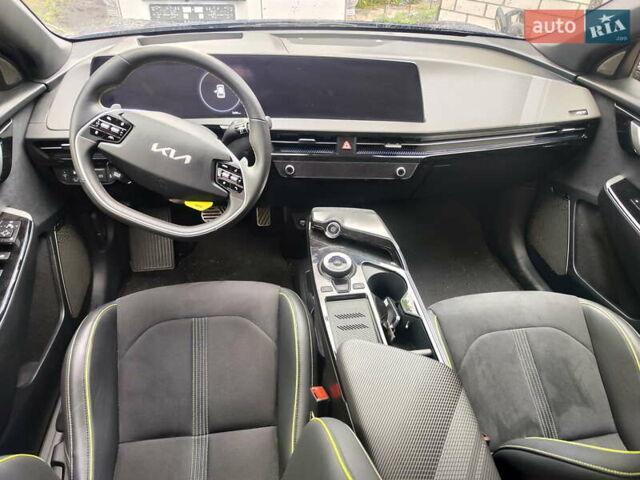 Синий Киа EV6, объемом двигателя 0 л и пробегом 7 тыс. км за 30900 $, фото 15 на Automoto.ua