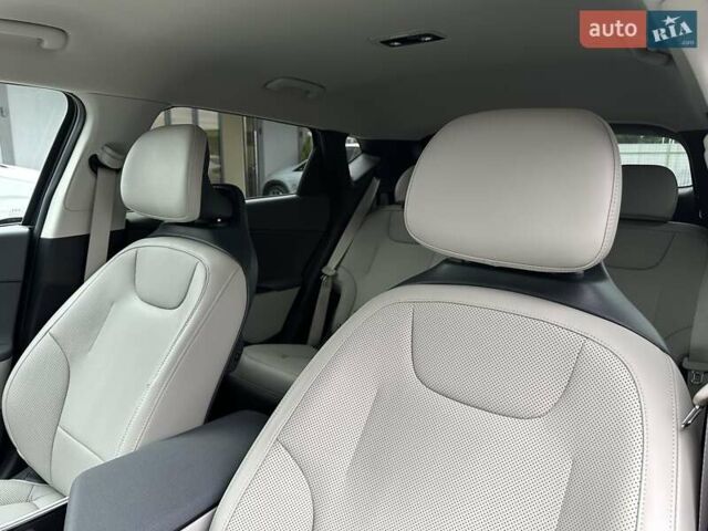 Синій Кіа EV6, об'ємом двигуна 0 л та пробігом 2 тис. км за 28900 $, фото 33 на Automoto.ua