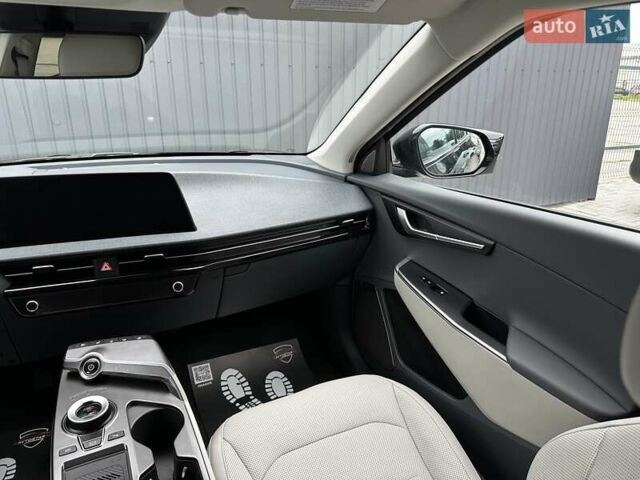 Синій Кіа EV6, об'ємом двигуна 0 л та пробігом 2 тис. км за 28900 $, фото 24 на Automoto.ua