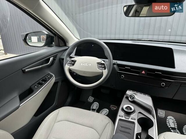 Синій Кіа EV6, об'ємом двигуна 0 л та пробігом 2 тис. км за 28900 $, фото 23 на Automoto.ua