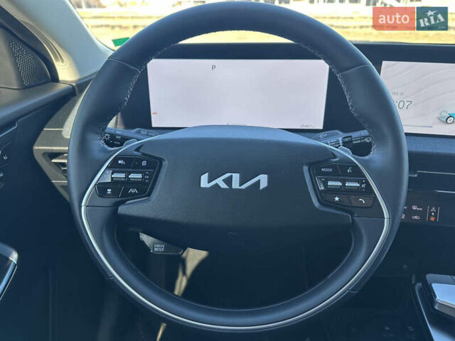 Синій Кіа EV6, об'ємом двигуна 0 л та пробігом 27 тис. км за 26500 $, фото 10 на Automoto.ua