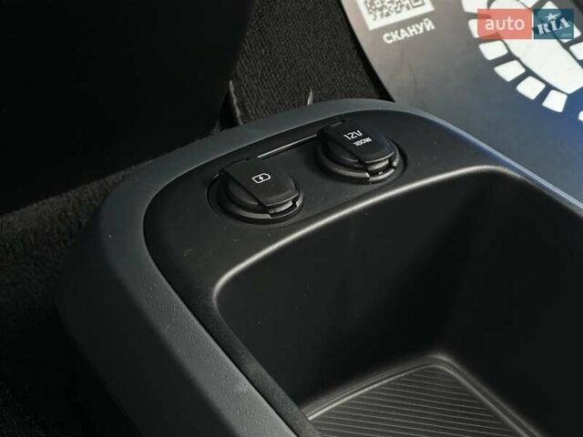 Синій Кіа EV6, об'ємом двигуна 0 л та пробігом 2 тис. км за 28900 $, фото 50 на Automoto.ua