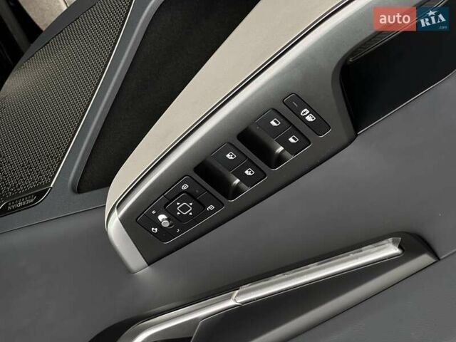 Синій Кіа EV6, об'ємом двигуна 0 л та пробігом 2 тис. км за 28900 $, фото 28 на Automoto.ua
