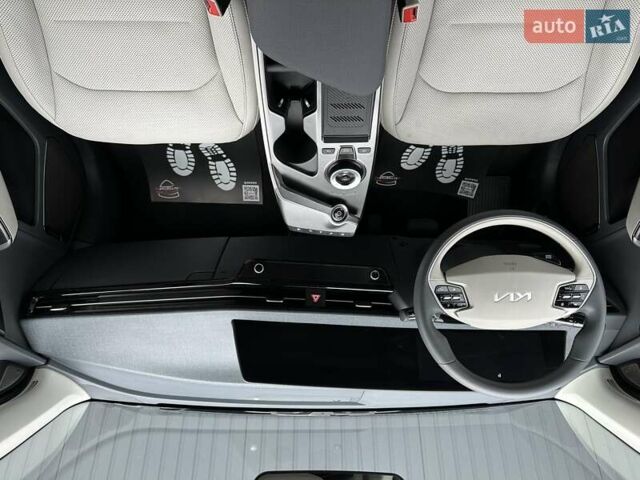 Синій Кіа EV6, об'ємом двигуна 0 л та пробігом 2 тис. км за 28900 $, фото 22 на Automoto.ua