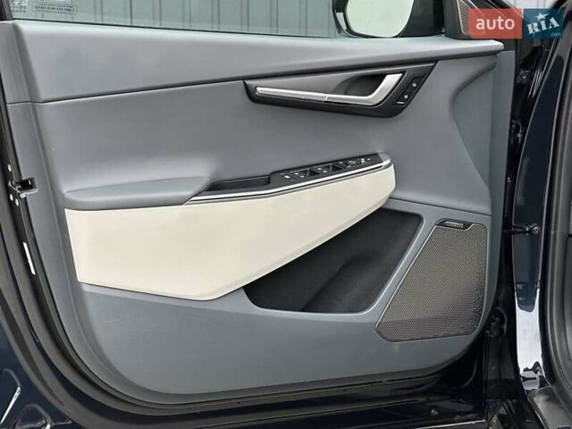 Синій Кіа EV6, об'ємом двигуна 0 л та пробігом 2 тис. км за 28900 $, фото 27 на Automoto.ua
