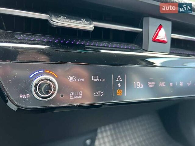 Зелений Кіа EV6, об'ємом двигуна 0 л та пробігом 60 тис. км за 22290 $, фото 30 на Automoto.ua