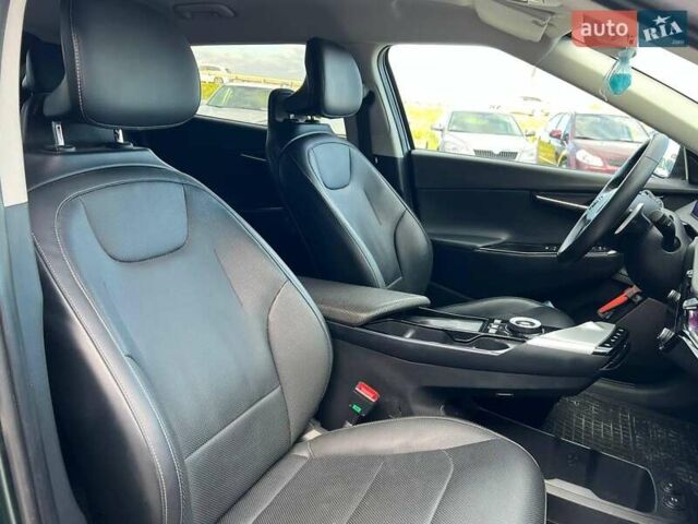 Зелений Кіа EV6, об'ємом двигуна 0 л та пробігом 60 тис. км за 22290 $, фото 45 на Automoto.ua