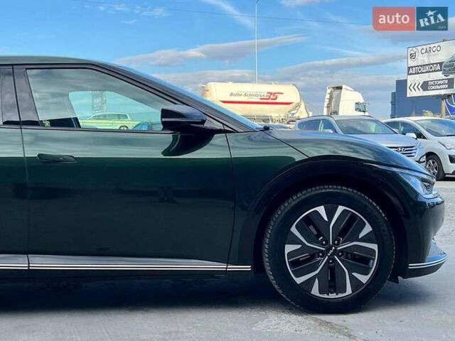 Зелений Кіа EV6, об'ємом двигуна 0 л та пробігом 60 тис. км за 22290 $, фото 10 на Automoto.ua