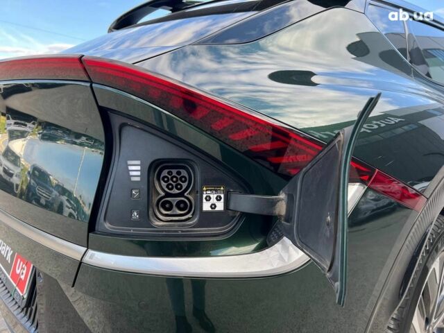 Зелений Кіа EV6, об'ємом двигуна 0 л та пробігом 60 тис. км за 22290 $, фото 41 на Automoto.ua