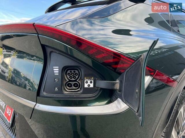 Зелений Кіа EV6, об'ємом двигуна 0 л та пробігом 60 тис. км за 22290 $, фото 41 на Automoto.ua