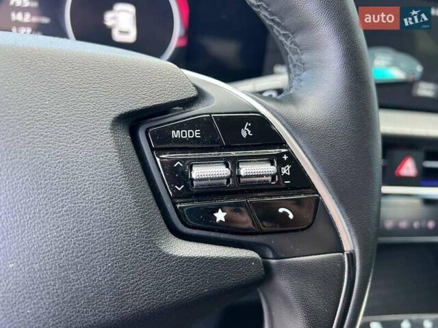 Зелений Кіа EV6, об'ємом двигуна 0 л та пробігом 60 тис. км за 22290 $, фото 22 на Automoto.ua