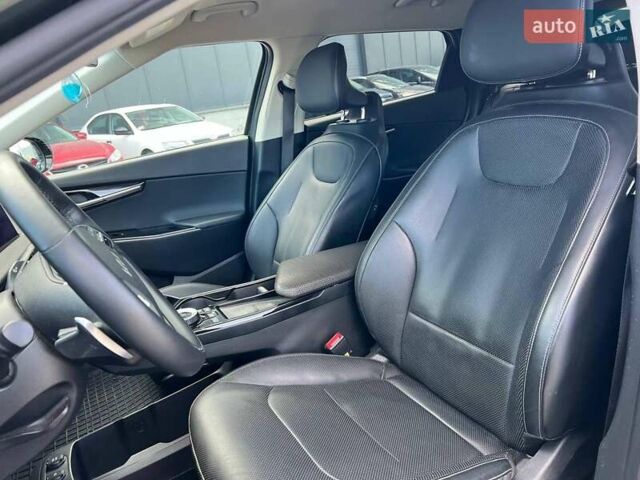 Зелений Кіа EV6, об'ємом двигуна 0 л та пробігом 60 тис. км за 22290 $, фото 17 на Automoto.ua