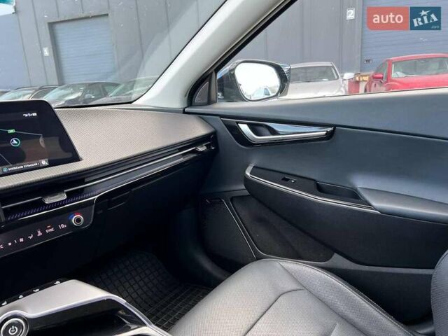 Зелений Кіа EV6, об'ємом двигуна 0 л та пробігом 60 тис. км за 22290 $, фото 33 на Automoto.ua