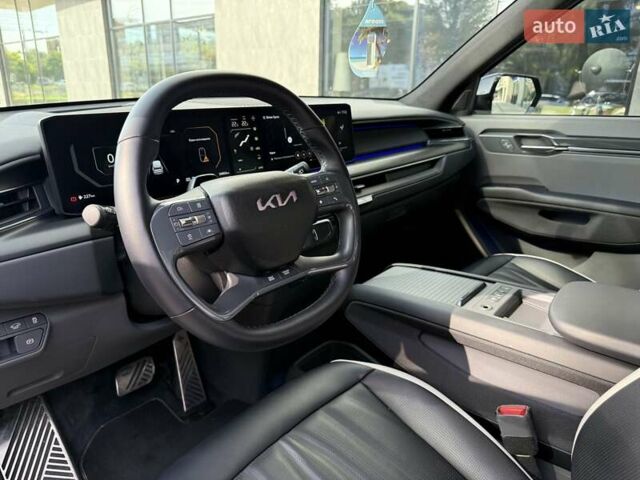 Черный Киа EV9, объемом двигателя 0 л и пробегом 34 тыс. км за 59800 $, фото 12 на Automoto.ua