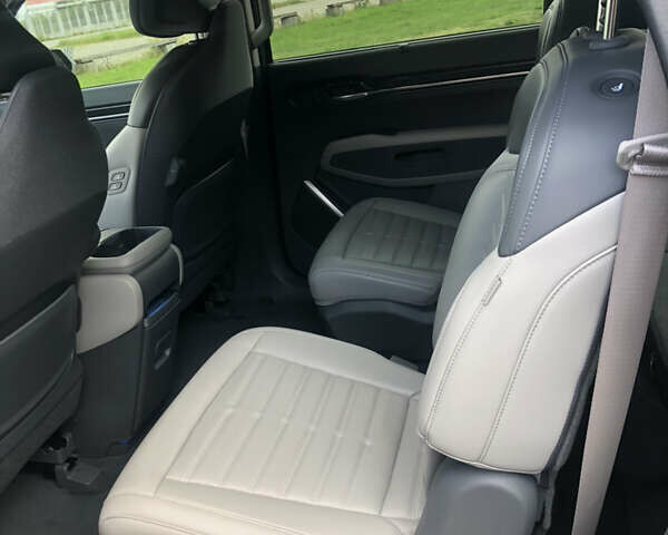 Черный Киа EV9, объемом двигателя 0 л и пробегом 39 тыс. км за 49000 $, фото 44 на Automoto.ua