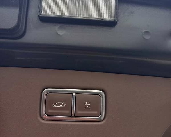 Черный Киа EV9, объемом двигателя 0 л и пробегом 30 тыс. км за 47000 $, фото 36 на Automoto.ua