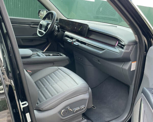 Чорний Кіа EV9, об'ємом двигуна 0 л та пробігом 9 тис. км за 51900 $, фото 22 на Automoto.ua