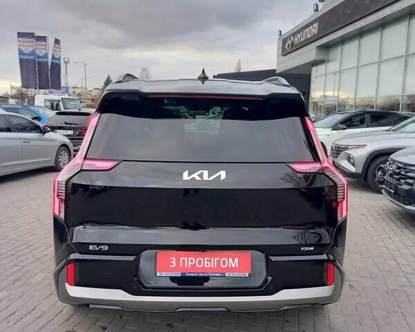 Черный Киа EV9, объемом двигателя 0 л и пробегом 30 тыс. км за 47000 $, фото 61 на Automoto.ua
