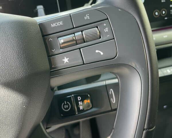 Чорний Кіа EV9, об'ємом двигуна 0 л та пробігом 9 тис. км за 51900 $, фото 16 на Automoto.ua