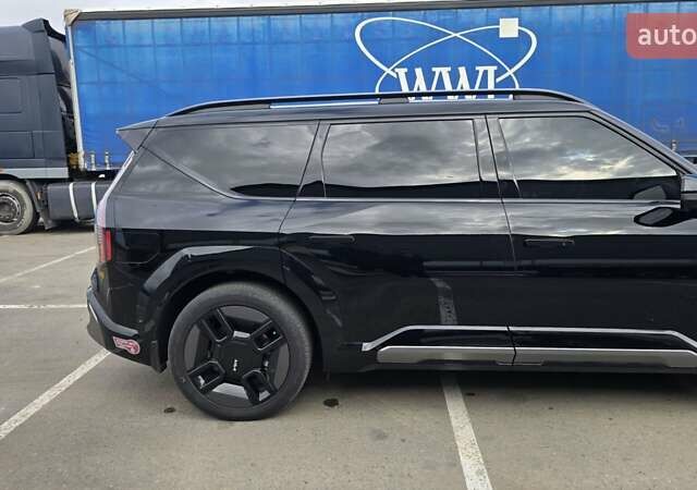 Черный Киа EV9, объемом двигателя 0 л и пробегом 25 тыс. км за 55000 $, фото 4 на Automoto.ua