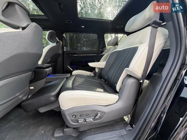 Черный Киа EV9, объемом двигателя 0 л и пробегом 34 тыс. км за 59800 $, фото 31 на Automoto.ua