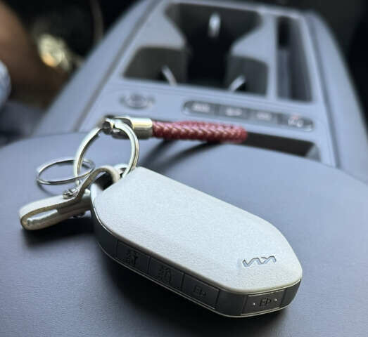 Черный Киа EV9, объемом двигателя 0 л и пробегом 23 тыс. км за 42500 $, фото 33 на Automoto.ua