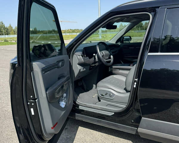 Черный Киа EV9, объемом двигателя 0 л и пробегом 23 тыс. км за 42500 $, фото 19 на Automoto.ua