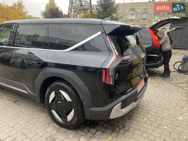 Киа EV9 2023 в Ужгороде на Automoto.ua Черный Киа EV9, объемом двигателя 0 л и пробегом 3 тыс. км за 42000 $, фото 4 на Automoto.ua