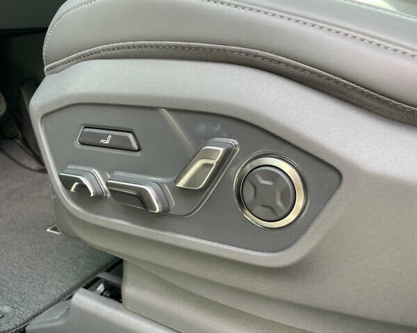 Чорний Кіа EV9, об'ємом двигуна 0 л та пробігом 9 тис. км за 51900 $, фото 53 на Automoto.ua