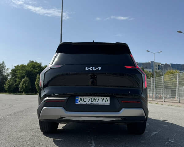Черный Киа EV9, объемом двигателя 0 л и пробегом 23 тыс. км за 42500 $, фото 15 на Automoto.ua