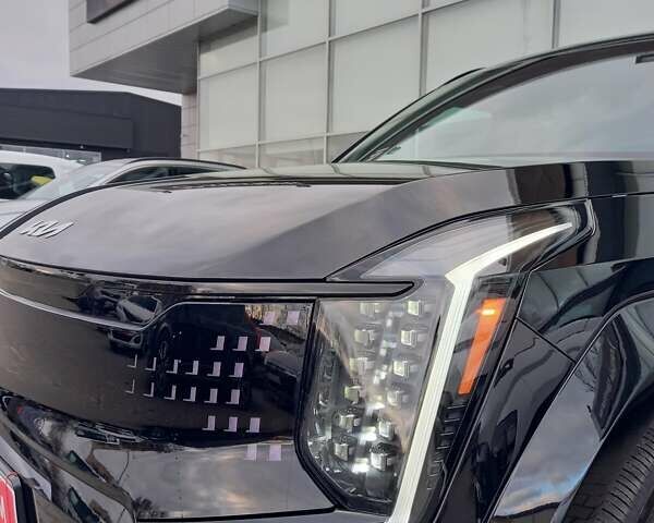 Черный Киа EV9, объемом двигателя 0 л и пробегом 30 тыс. км за 47000 $, фото 50 на Automoto.ua