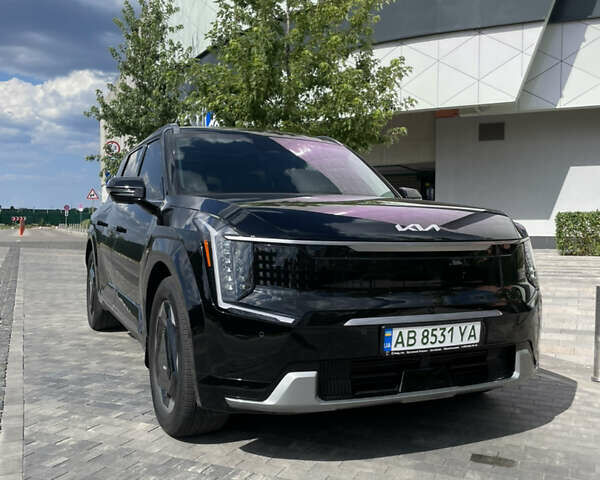 Чорний Кіа EV9, об'ємом двигуна 0 л та пробігом 9 тис. км за 51900 $, фото 43 на Automoto.ua