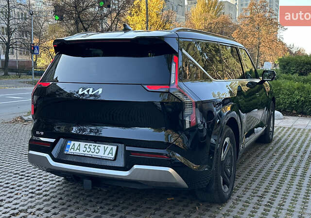 Черный Киа EV9, объемом двигателя 0 л и пробегом 19 тыс. км за 58000 $, фото 6 на Automoto.ua