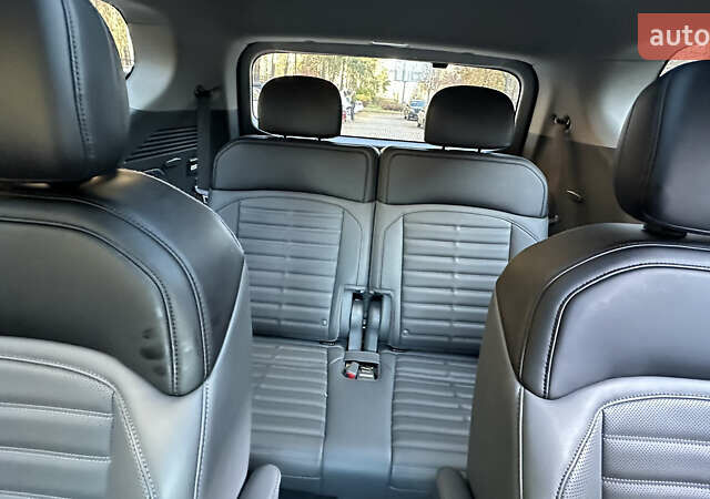 Черный Киа EV9, объемом двигателя 0 л и пробегом 19 тыс. км за 58000 $, фото 12 на Automoto.ua