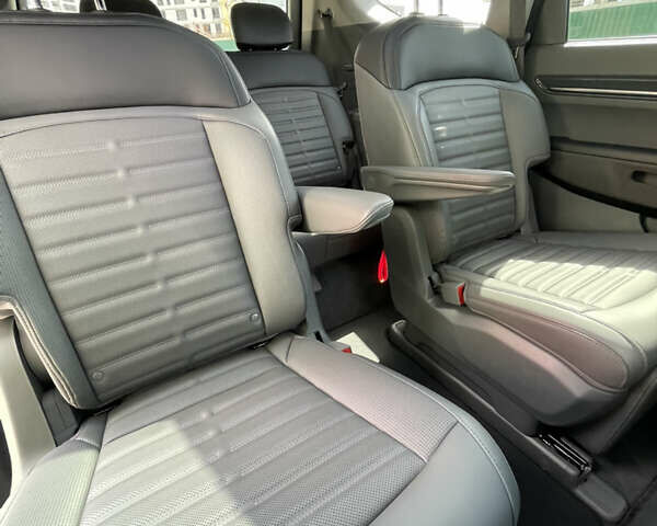 Чорний Кіа EV9, об'ємом двигуна 0 л та пробігом 9 тис. км за 51900 $, фото 25 на Automoto.ua