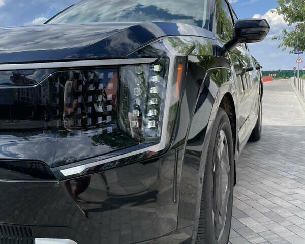 Чорний Кіа EV9, об'ємом двигуна 0 л та пробігом 9 тис. км за 51900 $, фото 45 на Automoto.ua