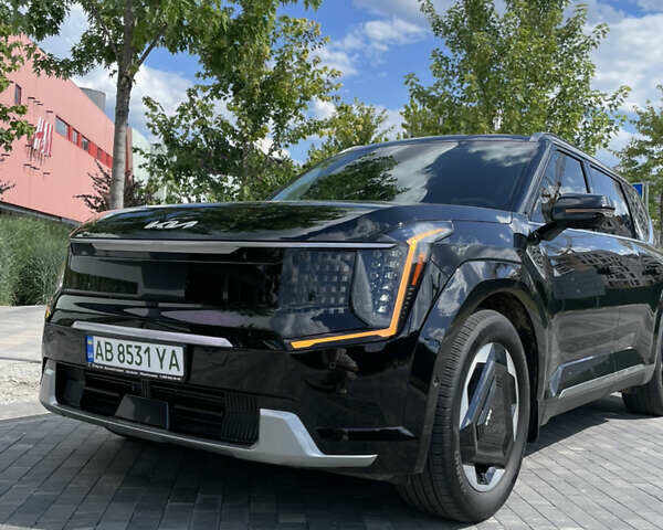 Чорний Кіа EV9, об'ємом двигуна 0 л та пробігом 9 тис. км за 51900 $, фото 1 на Automoto.ua