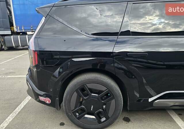 Черный Киа EV9, объемом двигателя 0 л и пробегом 25 тыс. км за 55000 $, фото 7 на Automoto.ua