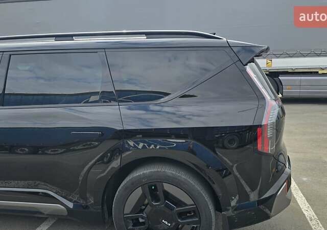 Черный Киа EV9, объемом двигателя 0 л и пробегом 25 тыс. км за 55000 $, фото 2 на Automoto.ua