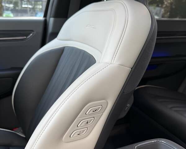 Черный Киа EV9, объемом двигателя 0 л и пробегом 34 тыс. км за 59800 $, фото 30 на Automoto.ua