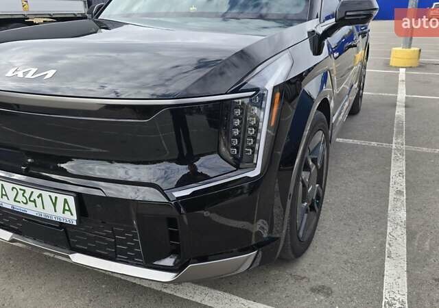 Черный Киа EV9, объемом двигателя 0 л и пробегом 25 тыс. км за 55000 $, фото 5 на Automoto.ua