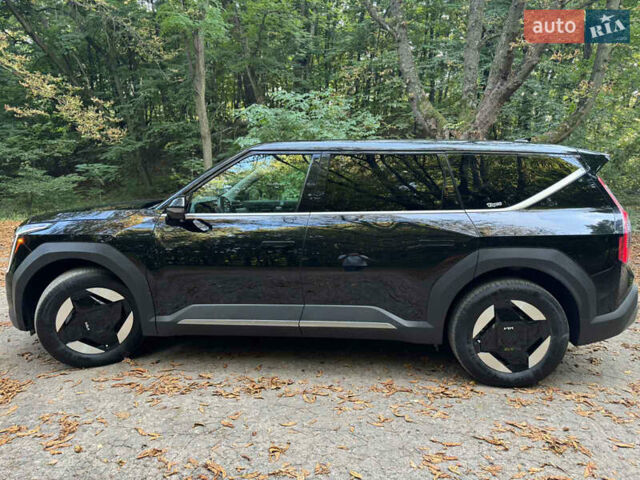 Чорний Кіа EV9, об'ємом двигуна 0 л та пробігом 25 тис. км за 34000 $, фото 4 на Automoto.ua