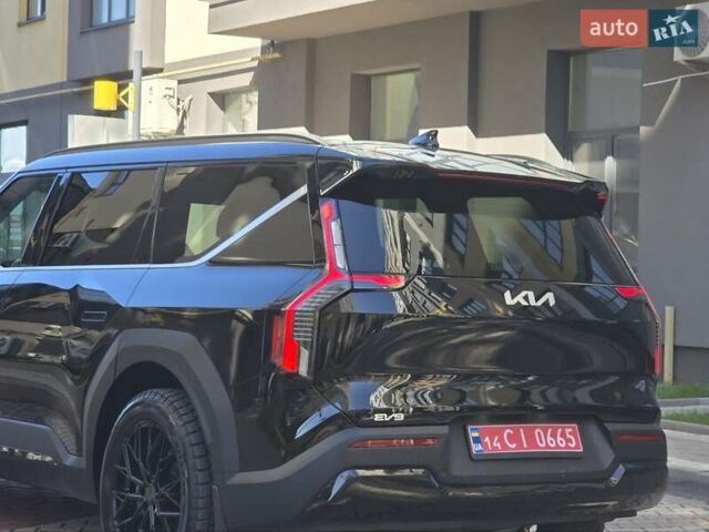 Чорний Кіа EV9, об'ємом двигуна 0 л та пробігом 9 тис. км за 53900 $, фото 56 на Automoto.ua