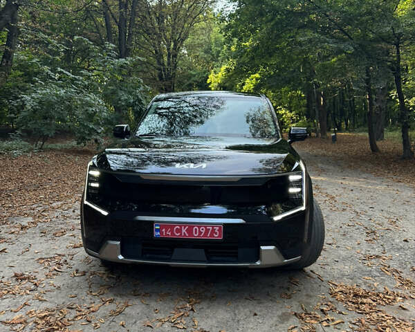 Черный Киа EV9, объемом двигателя 0 л и пробегом 18 тыс. км за 40500 $, фото 5 на Automoto.ua