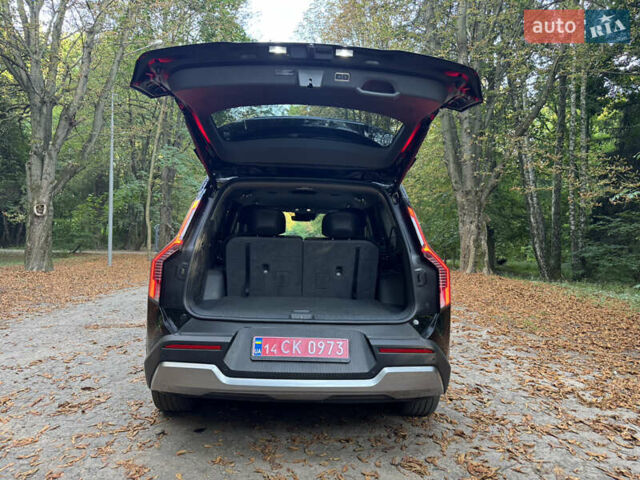 Черный Киа EV9, объемом двигателя 0 л и пробегом 18 тыс. км за 40500 $, фото 18 на Automoto.ua