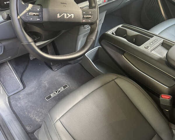 Черный Киа EV9, объемом двигателя 0 л и пробегом 18 тыс. км за 40500 $, фото 29 на Automoto.ua